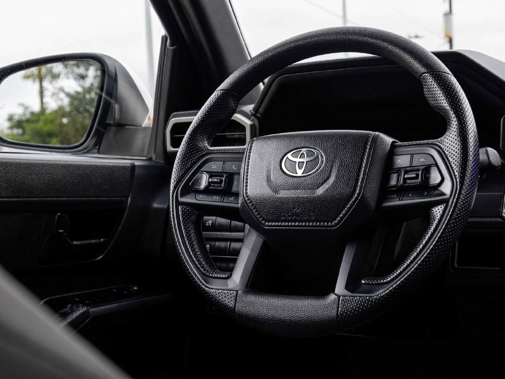 Used 2025 Toyota Tacoma SR5 AWD/4WD image 23