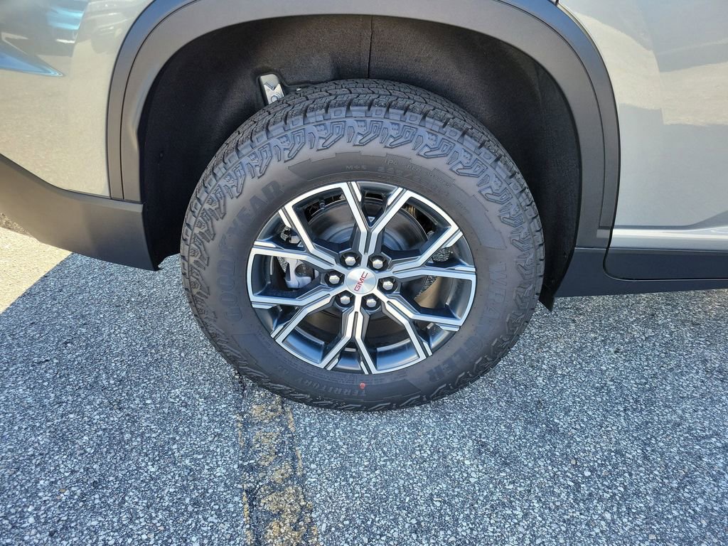 New 2026 GMC Acadia AT4 w/ LPO, Floor Liner Package image 4