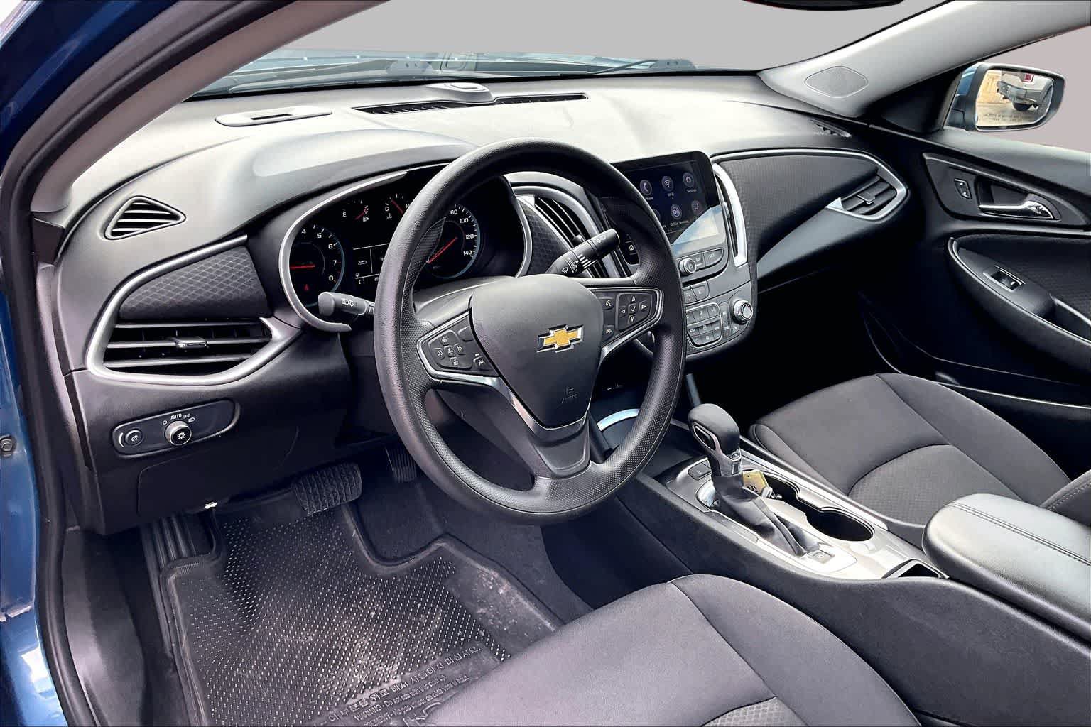 Used 2024 Chevrolet Malibu LT FWD image 18