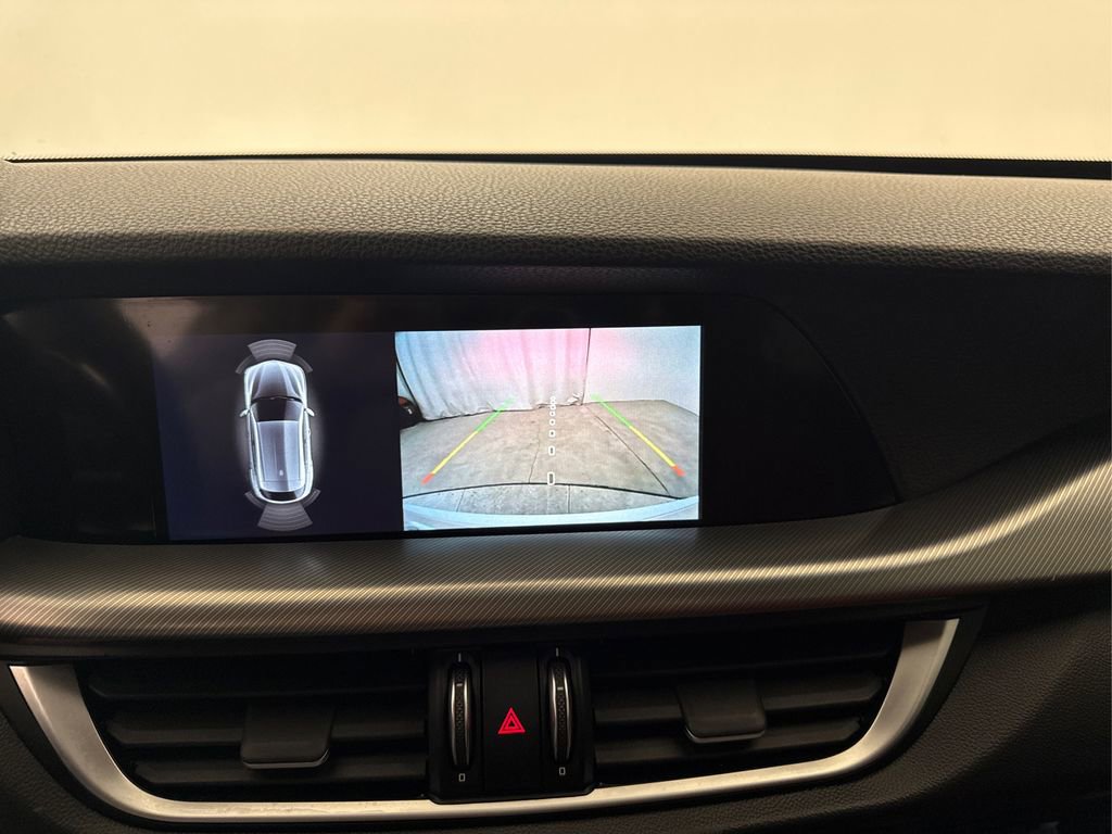 Used 2022 Alfa Romeo Stelvio Veloce AWD/4WD image 39