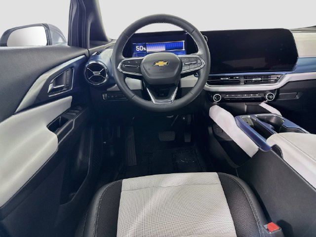 Used 2024 Chevrolet Equinox EV LT FWD image 25