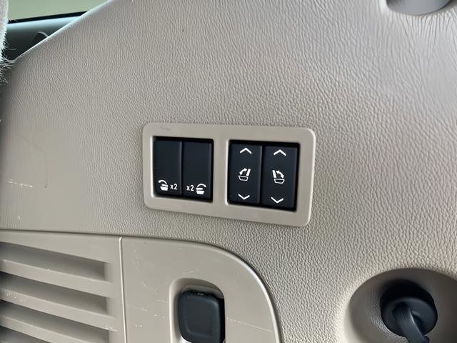 Used 2015 Chevrolet Tahoe LTZ AWD/4WD image 42