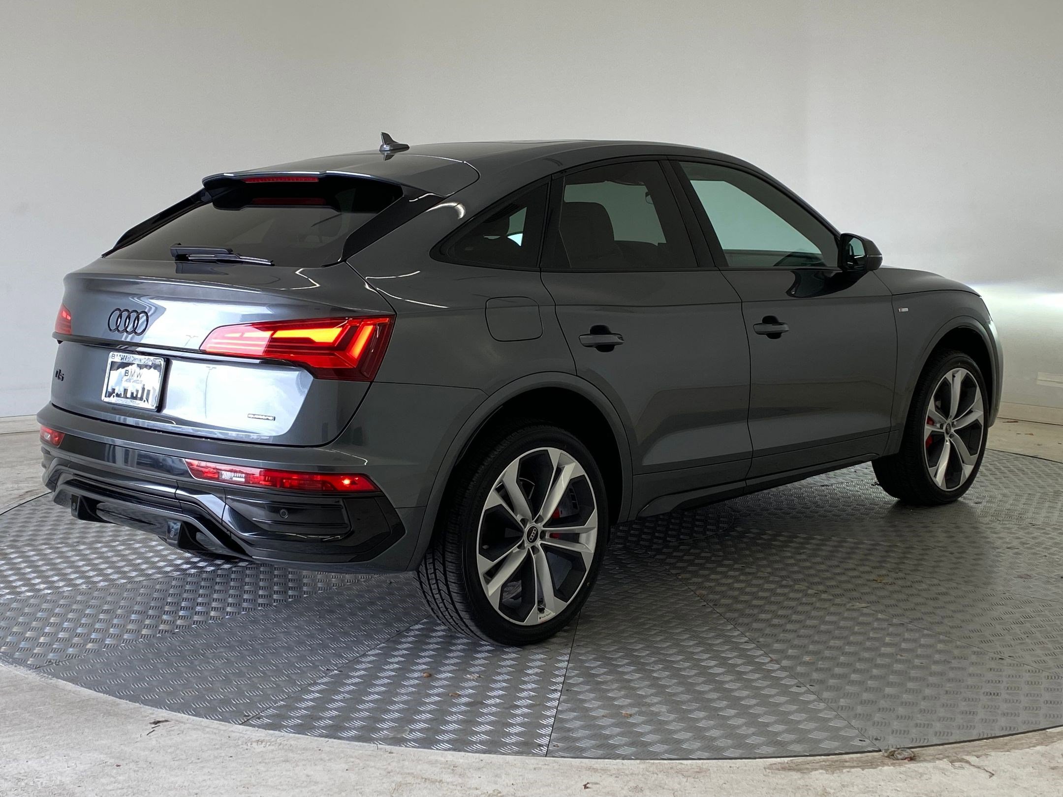 Used 2024 Audi Q5 2.0T Premium Plus w/ Premium Plus Package image 9