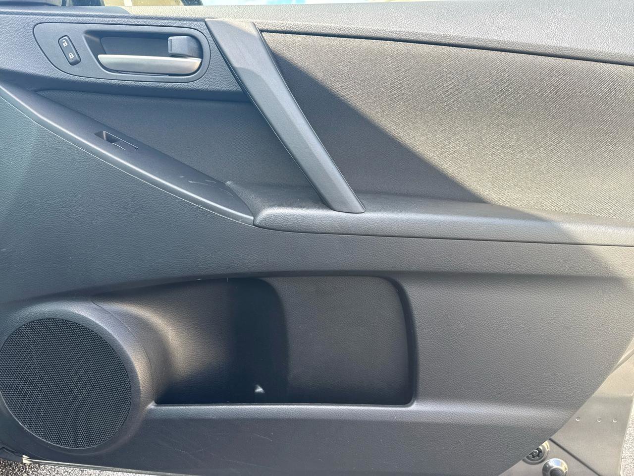 Used 2012 MAZDA MAZDA3 i Touring image 13