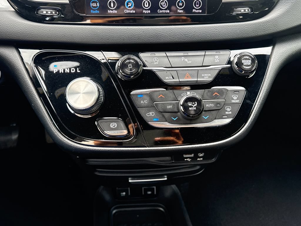 Used 2019 Chrysler Pacifica Touring Plus w/ S Appearance Package FWD image 24