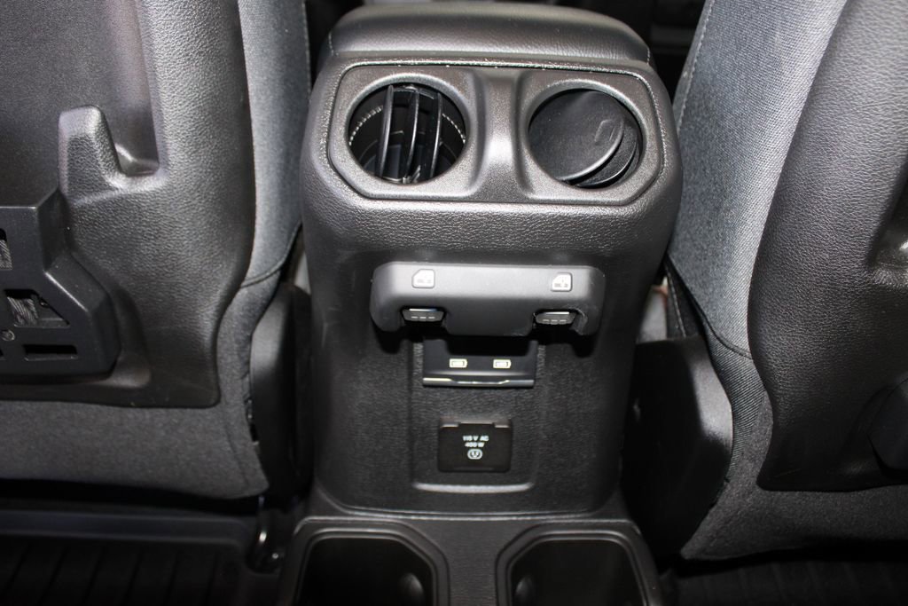 Used 2024 Jeep Gladiator Rubicon w/ Convenience Group AWD/4WD image 46