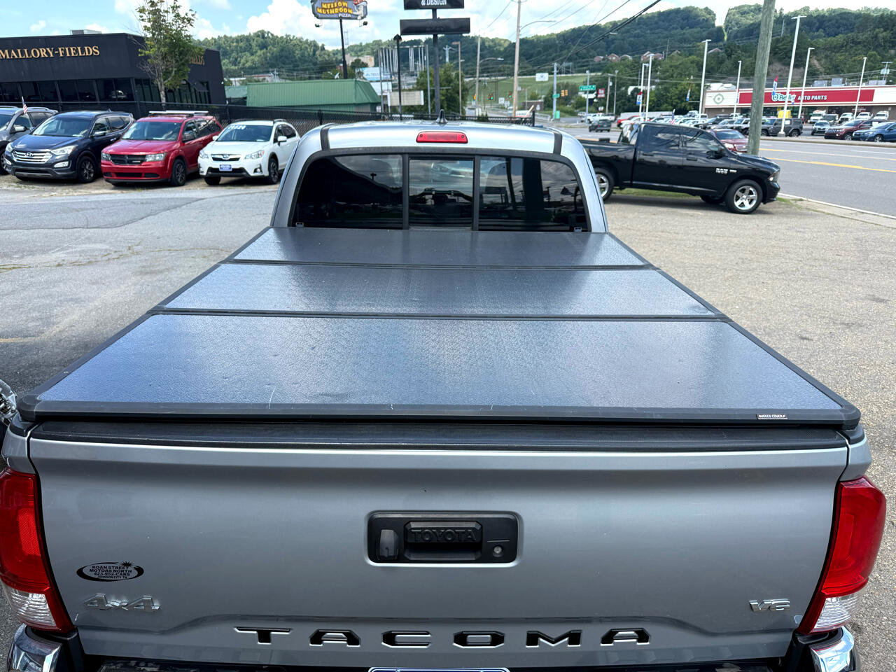 Used 2017 Toyota Tacoma SR5 image 20