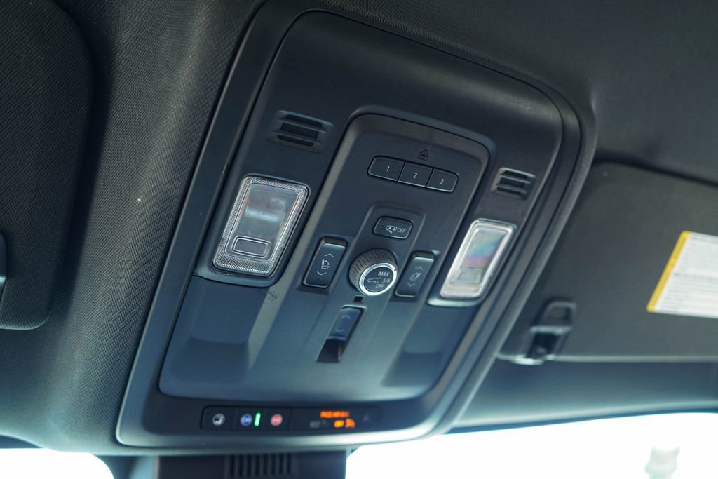 Used 2023 Chevrolet Tahoe Premier AWD/4WD image 29