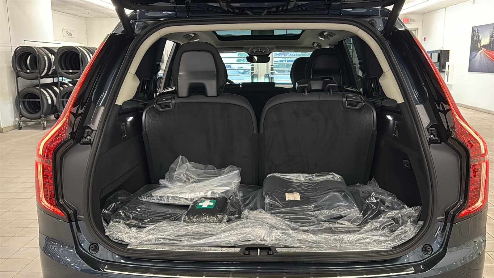 New 2027 Volvo XC60 B5 Core AWD/4WD image 30