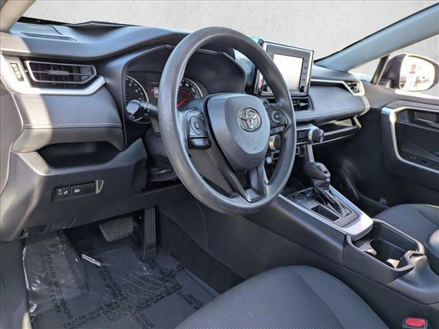 Used 2020 Toyota RAV4 LE image 10