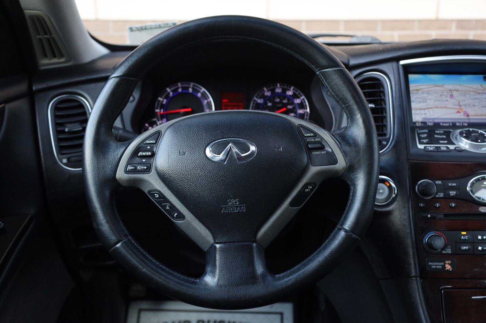 Used 2010 INFINITI EX35 Journey RWD image 31