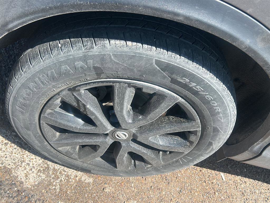 Used 2020 Nissan Rogue Sport SV w/ Technology Package image 4