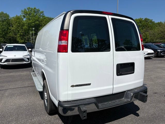 Used 2024 Chevrolet Express 2500 w/ Driver Convenience Package RWD image 3