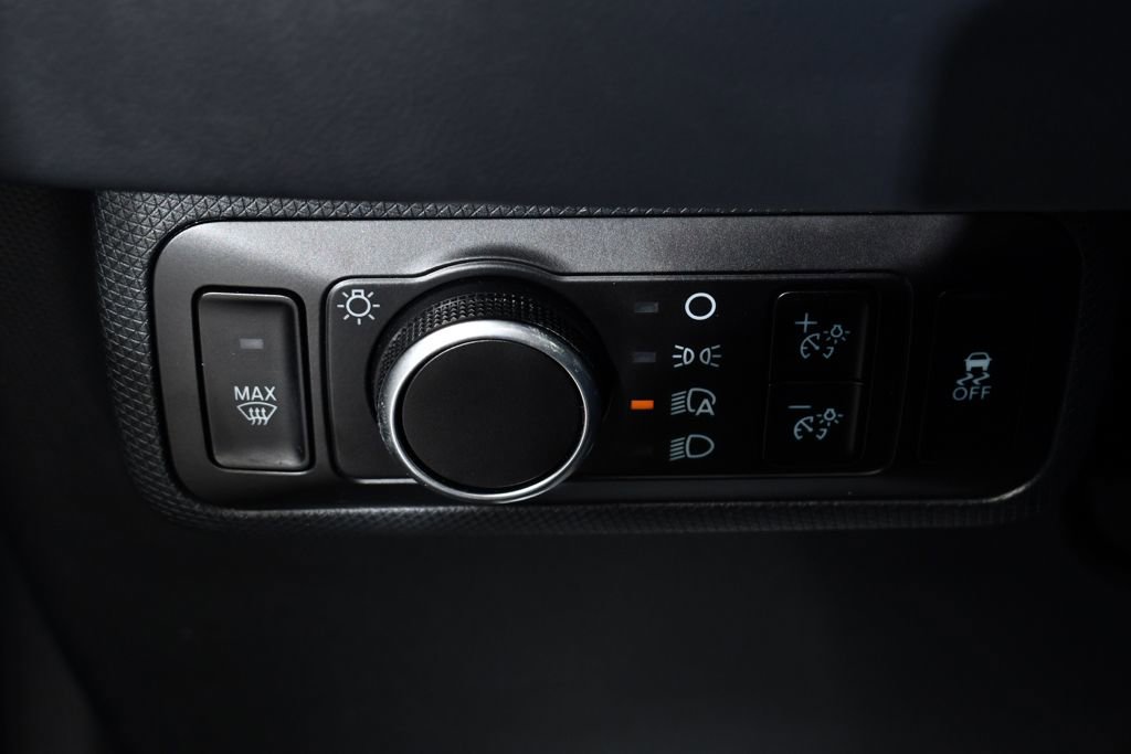 Used 2025 Ford Mustang Mach-E Premium w/ Sport Appearance Package image 28