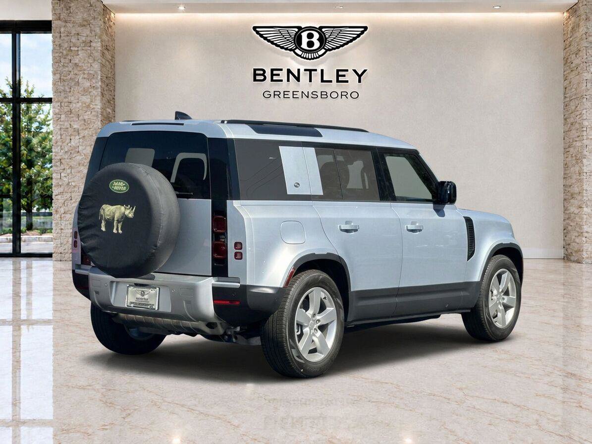Used 2024 Land Rover Defender 110 S AWD/4WD image 5