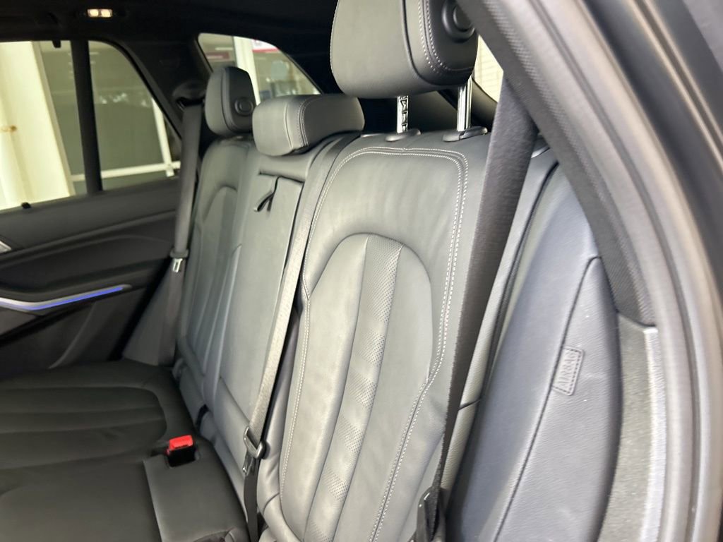 Used 2021 BMW X5 sDrive40i w/ M Sport Package image 20