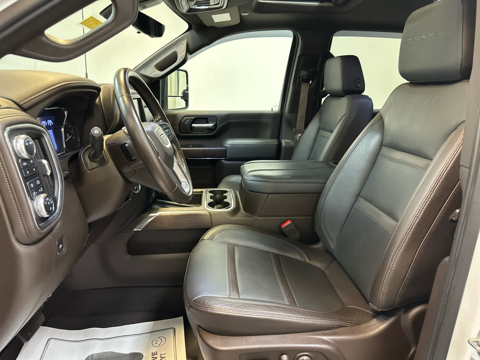 Used 2023 GMC Sierra 3500 Denali w/ Denali Ultimate Package AWD/4WD image 5