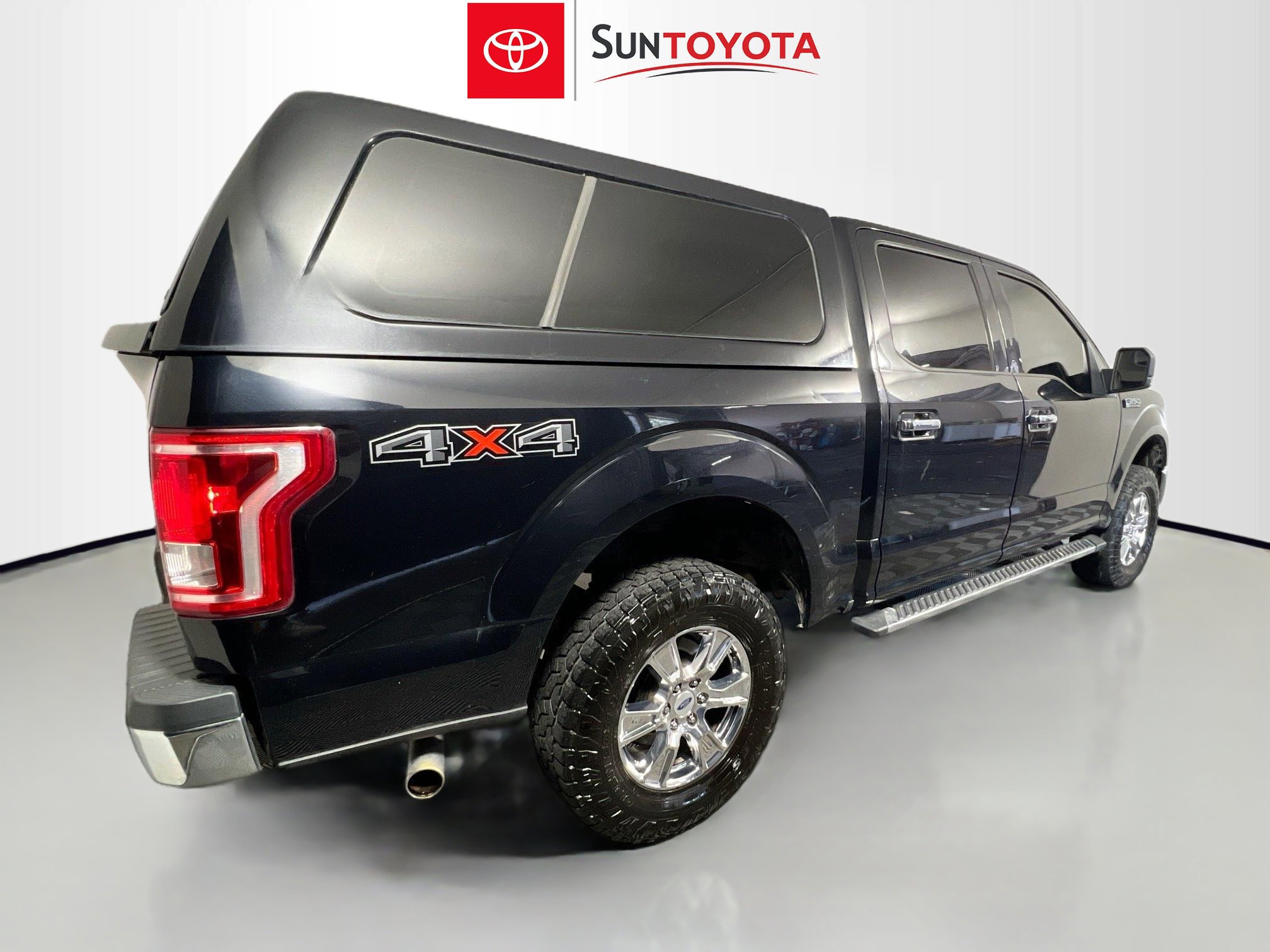 Used 2016 Ford F150 XLT w/ Equipment Group 302A Luxury AWD/4WD image 4