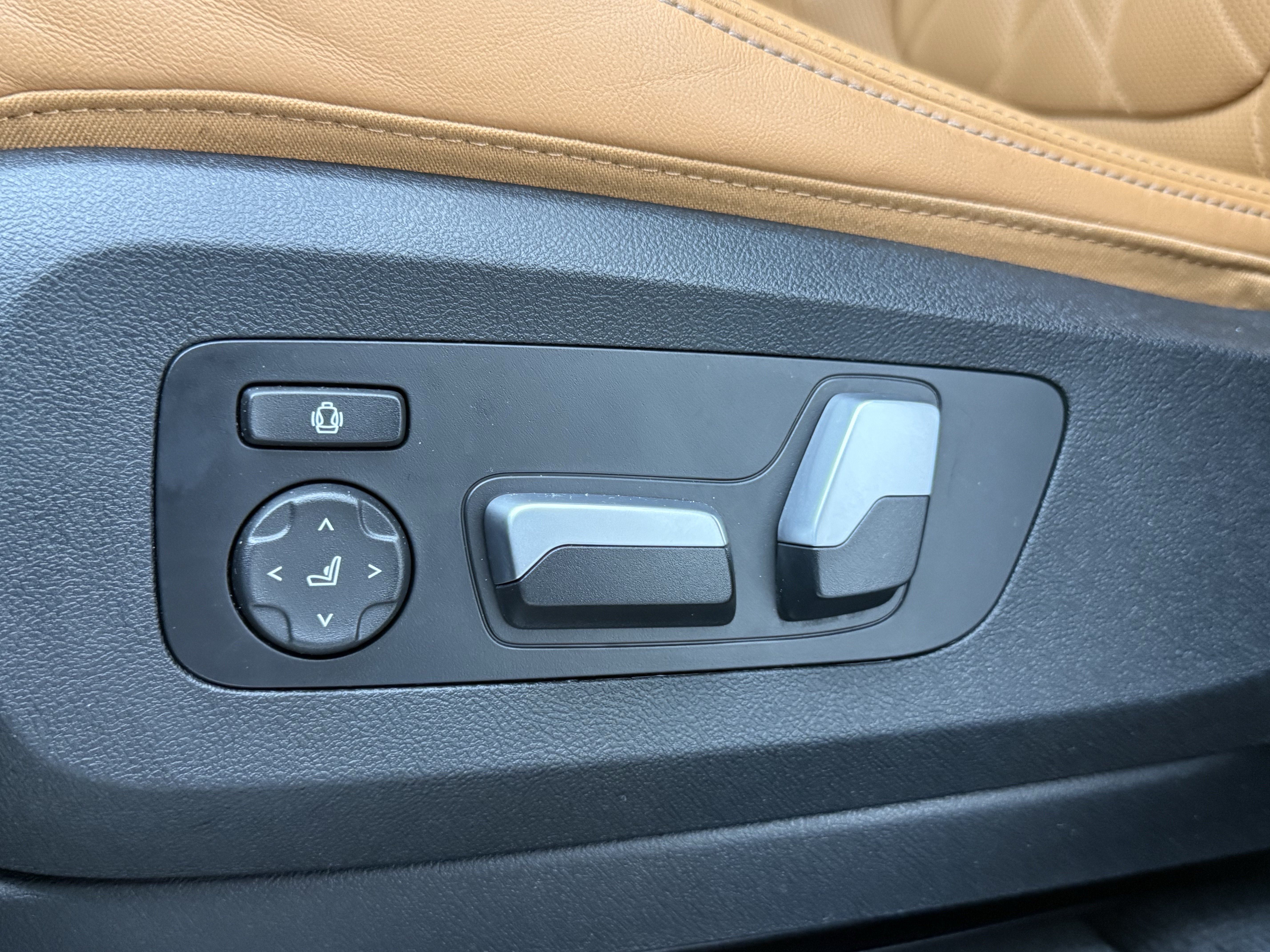 Used 2024 BMW X5 sDrive40i w/ Parking Assistance Package RWD image 27