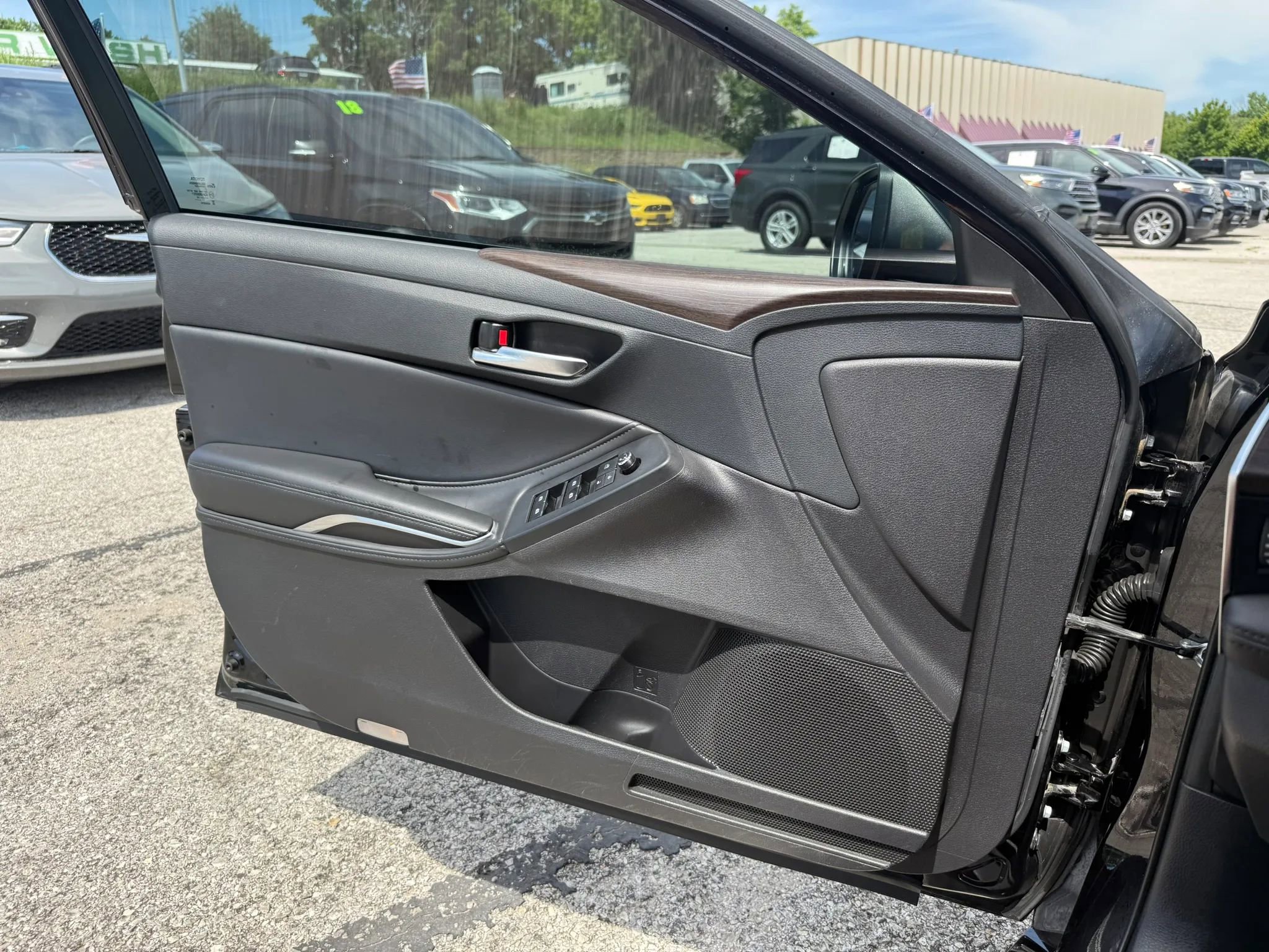 Used 2022 Toyota Avalon XLE FWD image 22