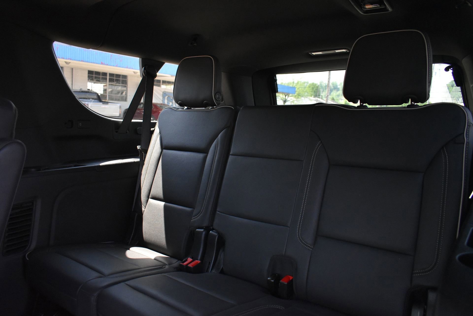 Used 2025 GMC Yukon XL Elevation w/ Elevation Premium Package AWD/4WD image 18