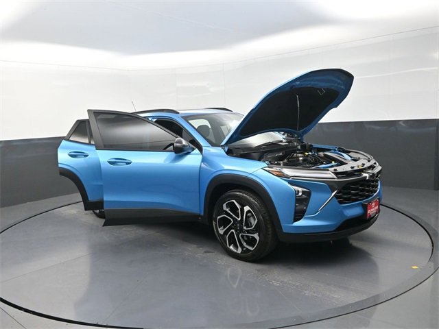 Used 2025 Chevrolet Trax RS w/ Sunroof Package image 38