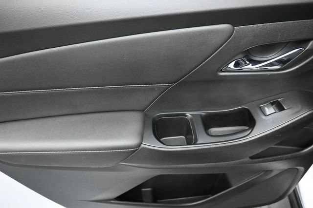 Used 2023 Chevrolet Traverse LT FWD image 20