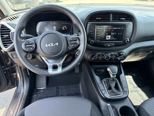 Used 2024 Kia Soul LX w/ Option Group 015 FWD image 17
