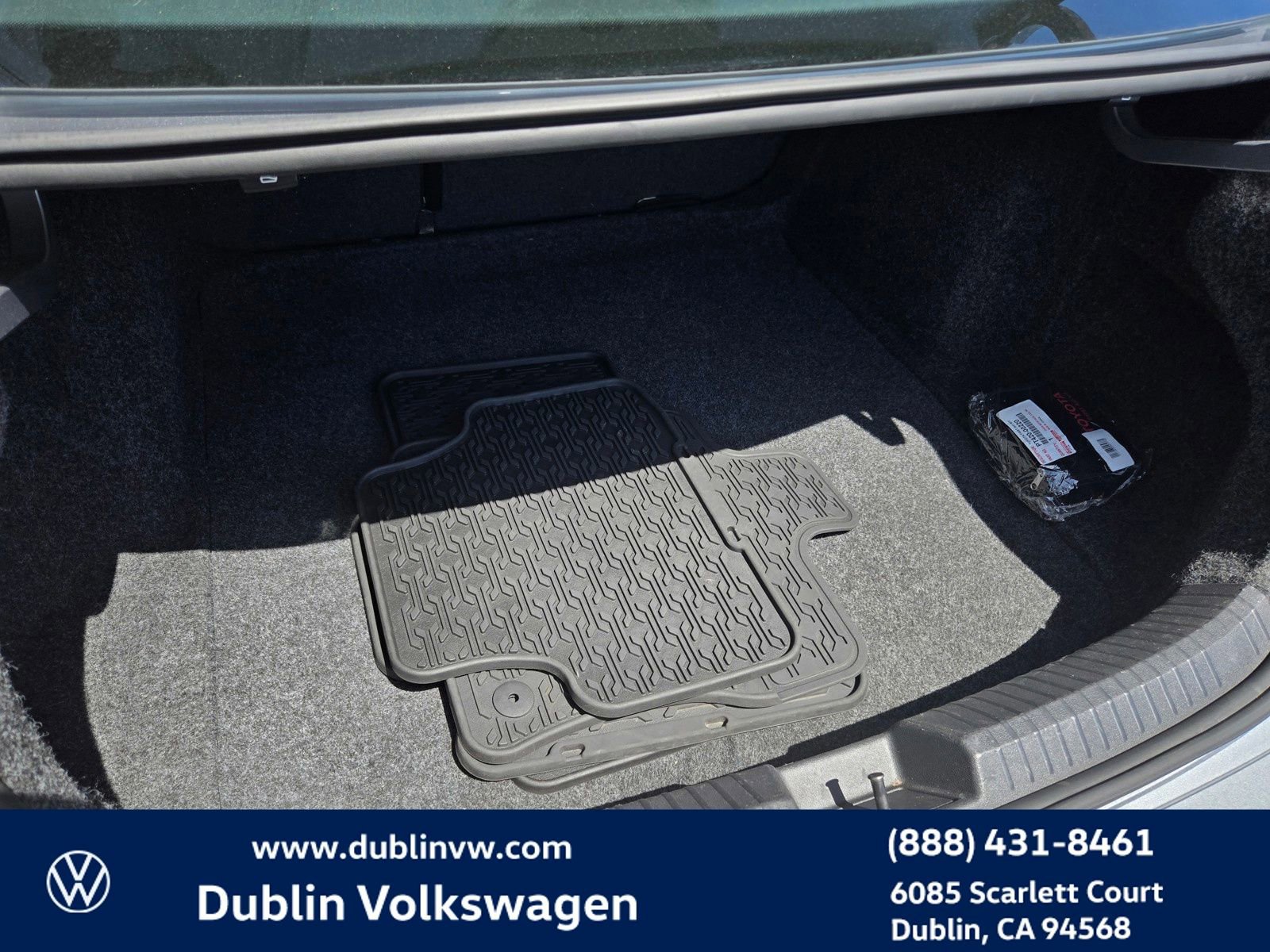Used 2020 Volkswagen Jetta SEL Premium FWD image 24