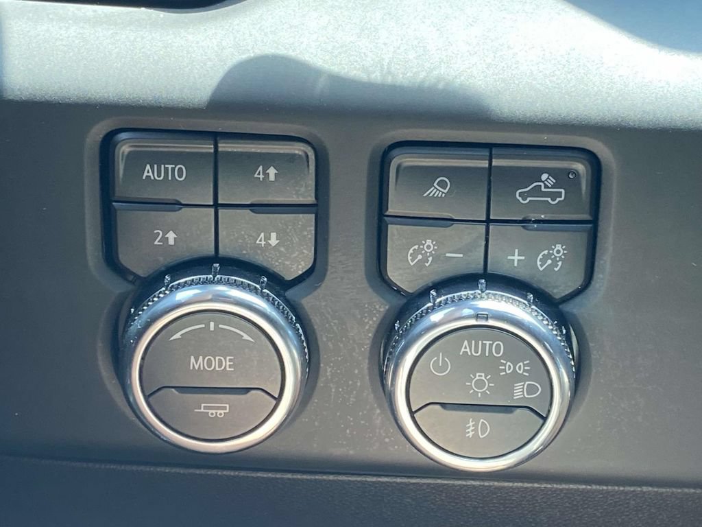 Used 2024 GMC Sierra 1500 AT4 w/ Technology Package AWD/4WD image 32