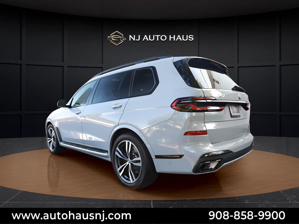 Used 2026 BMW X7 xDrive40i AWD/4WD image 9