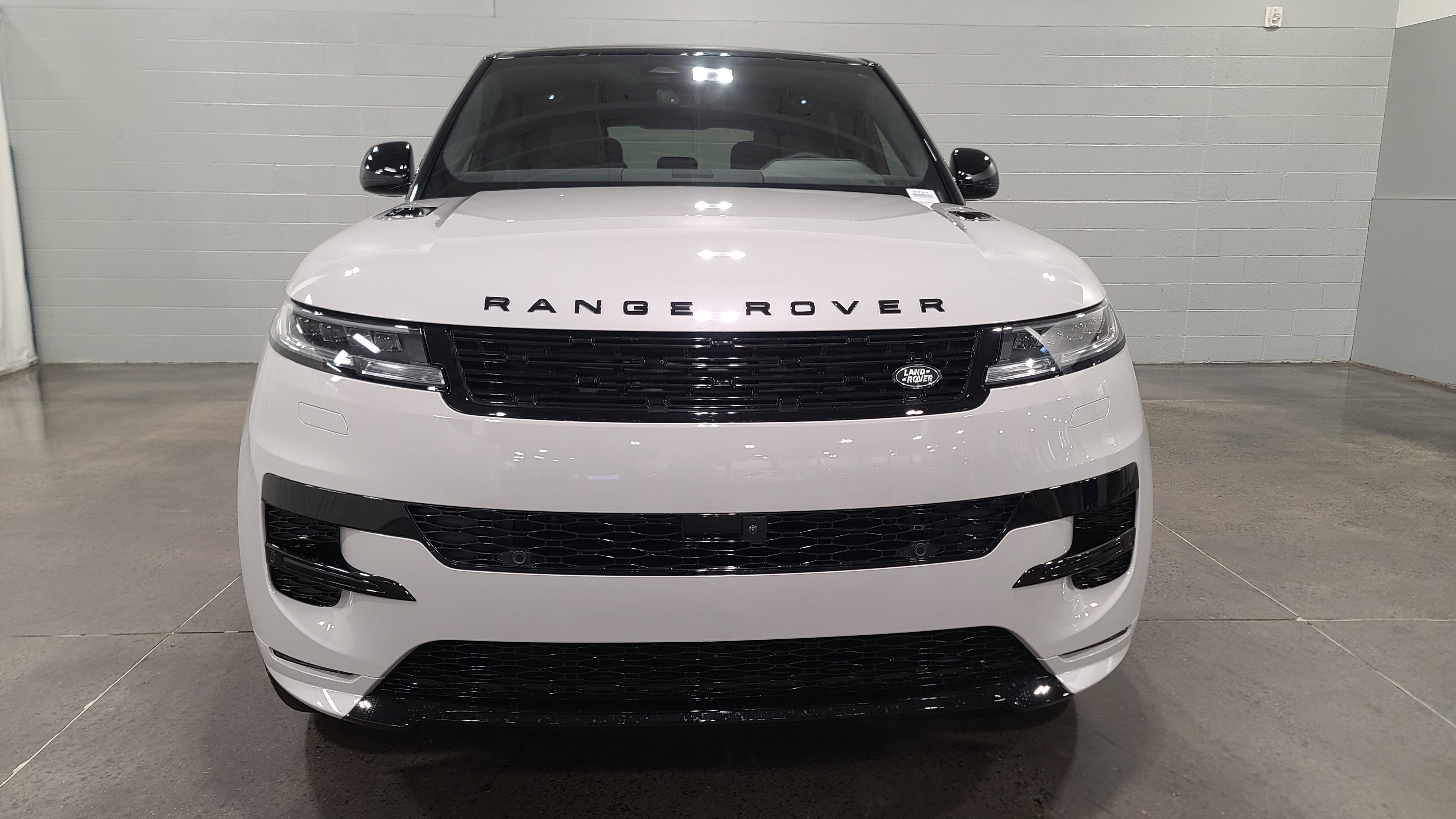 Certified 2026 Land Rover Range Rover Sport Dynamic SE image 9