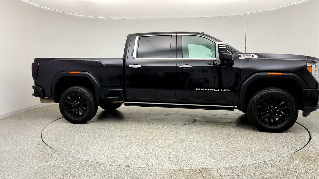 Used 2022 GMC Sierra 2500 Denali w/ Denali Black Diamond Edition AWD/4WD image 4
