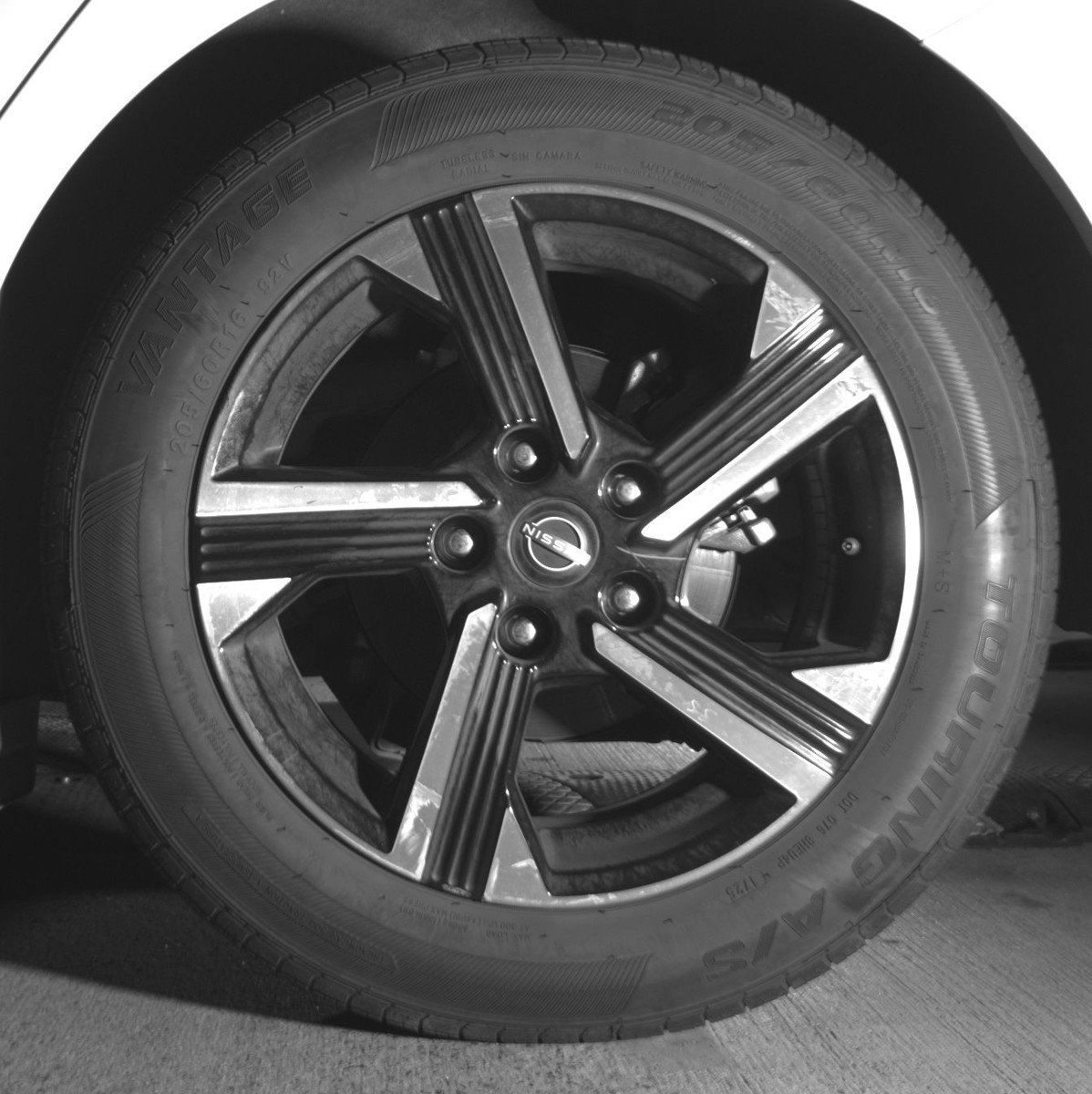 Used 2024 Nissan Sentra SV FWD image 14