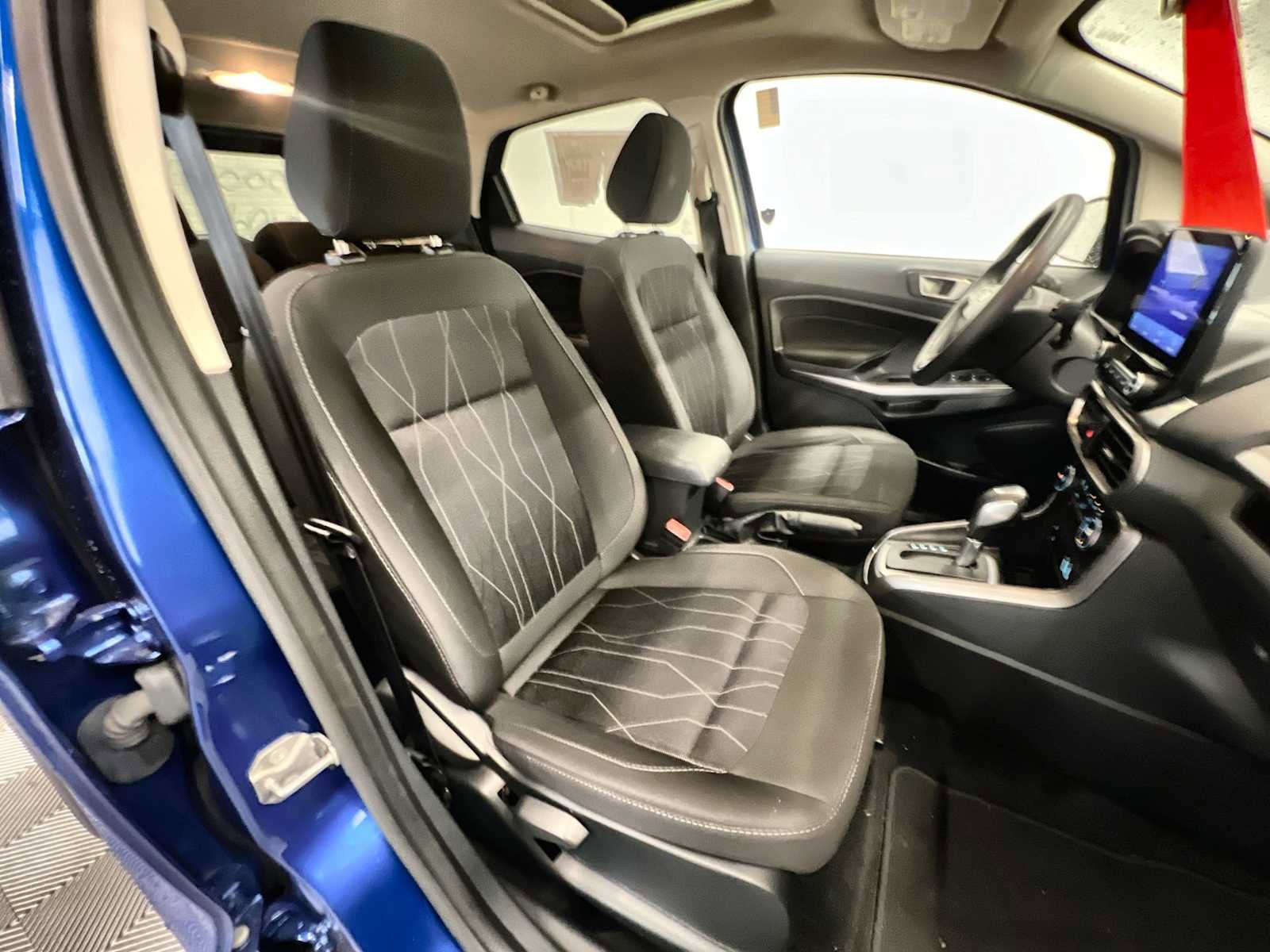 Used 2021 Ford EcoSport SE image 25