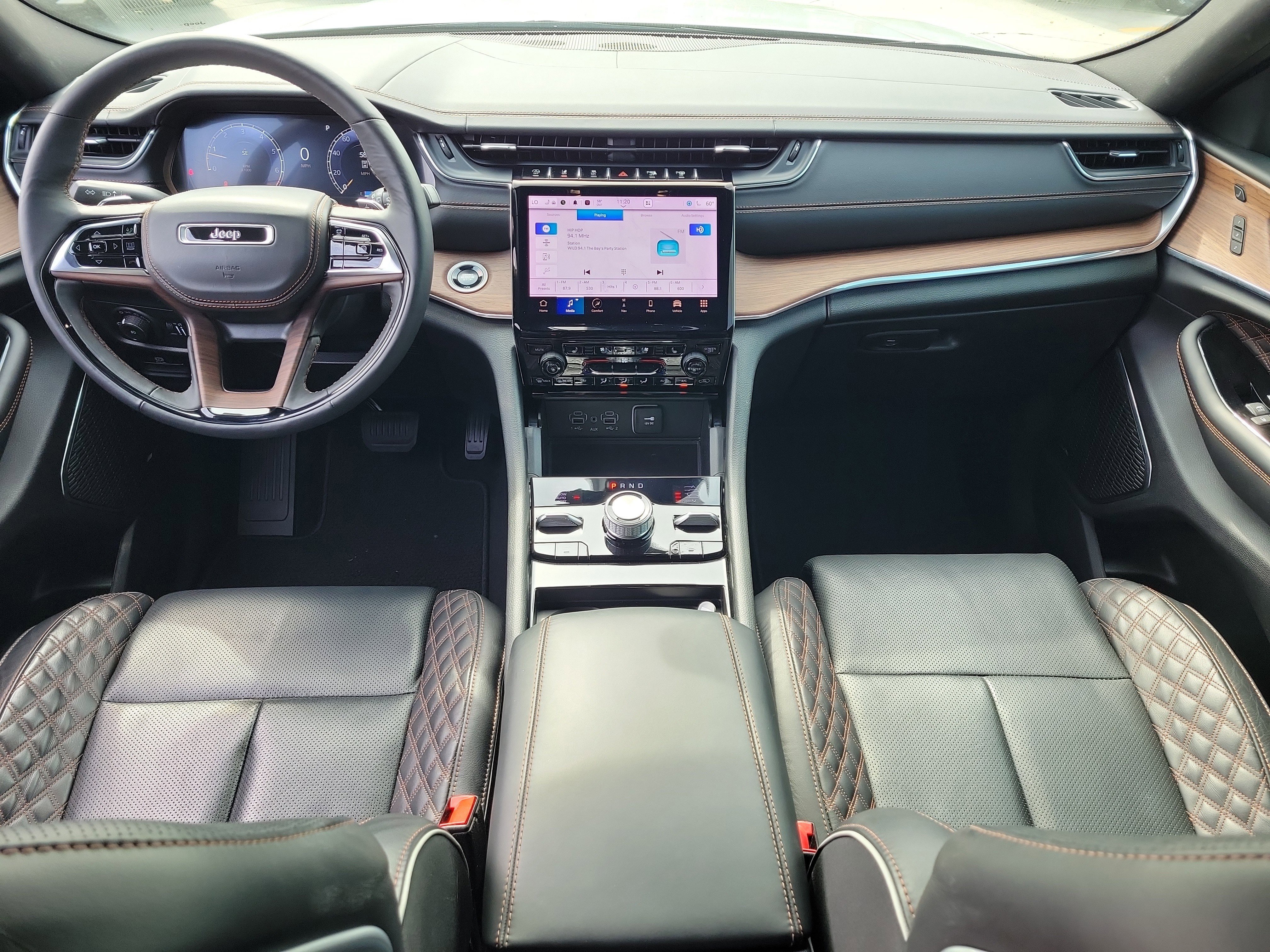 Used 2024 Jeep Grand Cherokee Summit w/ Luxury Tech Group V image 15