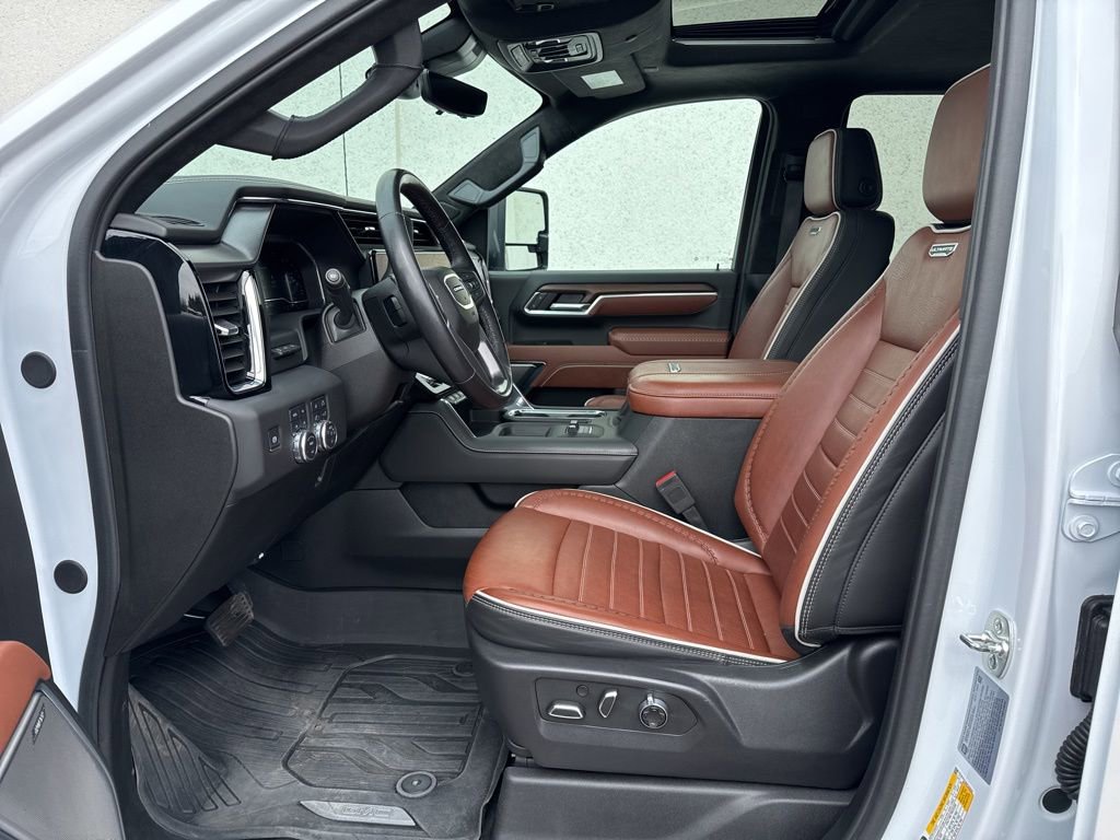 Used 2025 GMC Sierra 3500 Denali Ultimate image 13