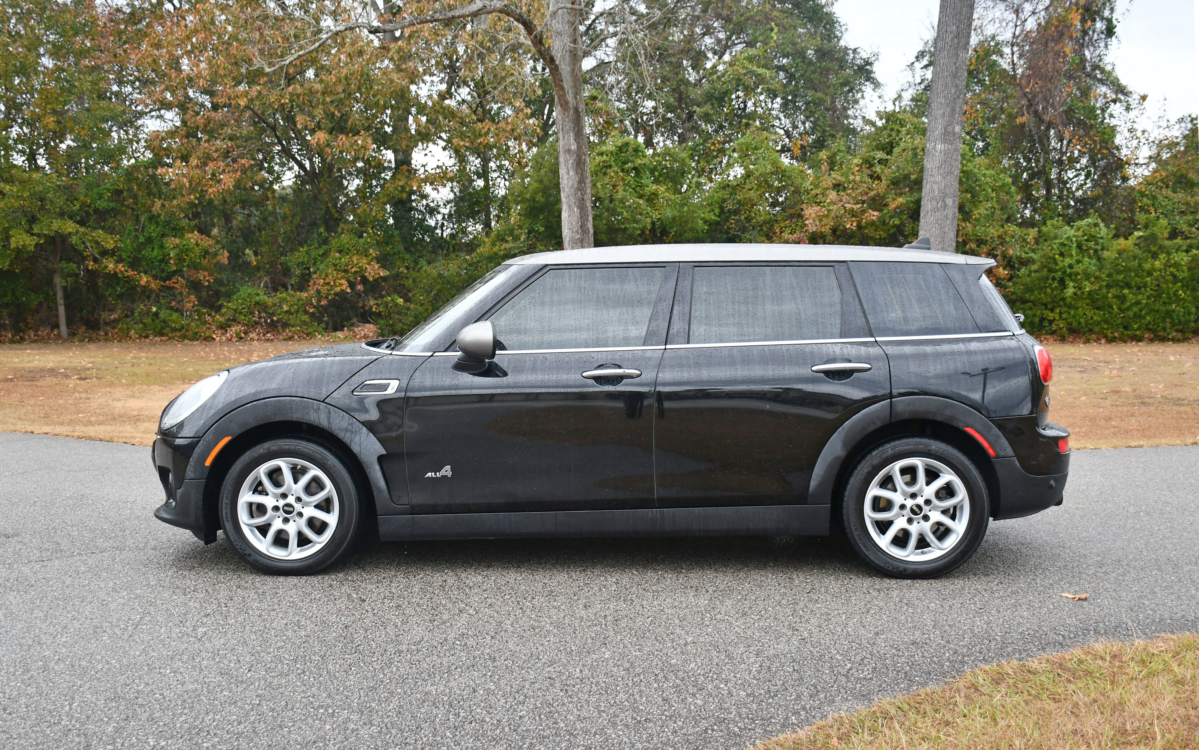 Used 2017 MINI Cooper Clubman ALL4 image 2