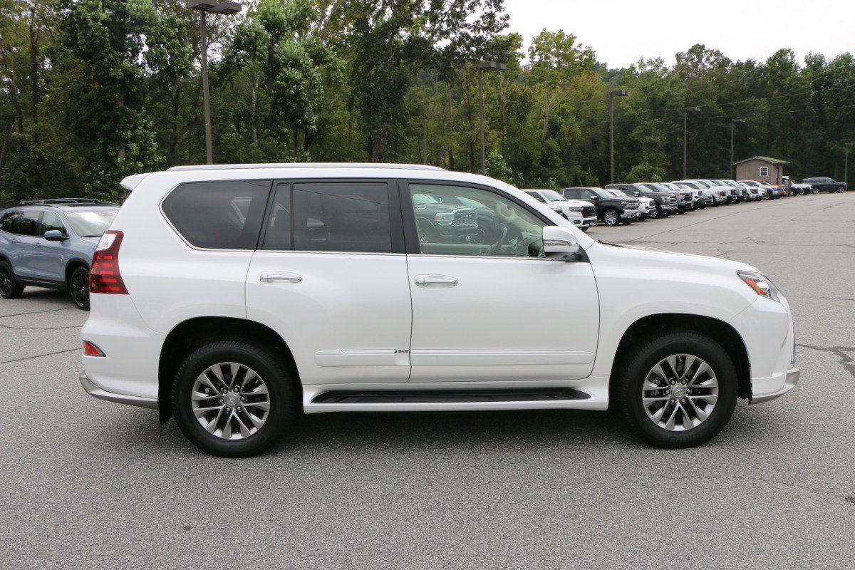 Used 2019 Lexus GX 460 Luxury AWD/4WD image 9