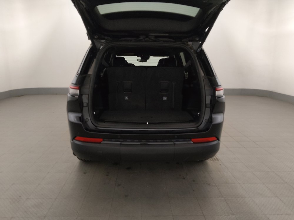 Used 2023 Jeep Grand Cherokee L Laredo RWD image 29