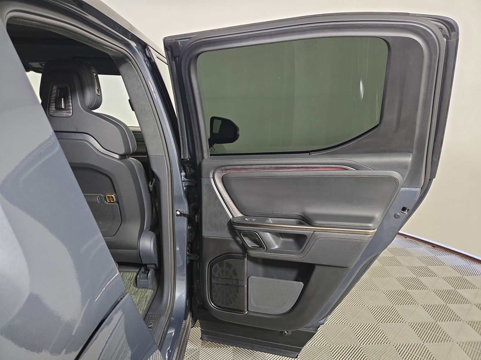 Used 2022 Rivian R1T Launch Edition image 19