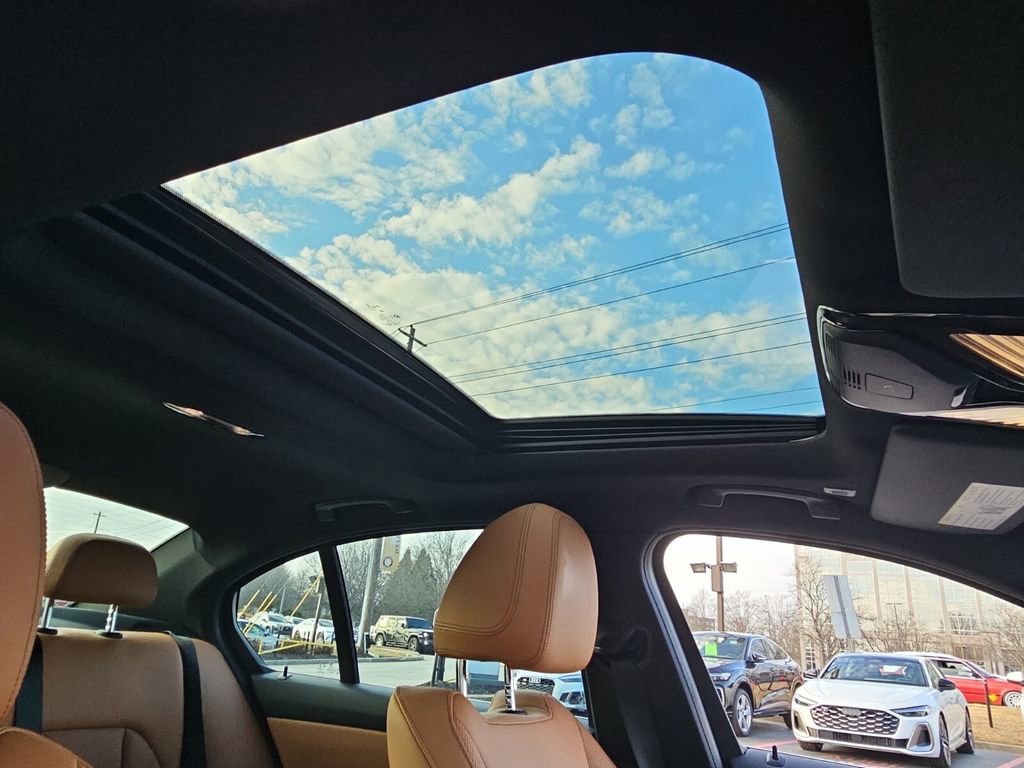 Used 2022 BMW 330e xDrive 330e xDrive w/ Premium Package image 20