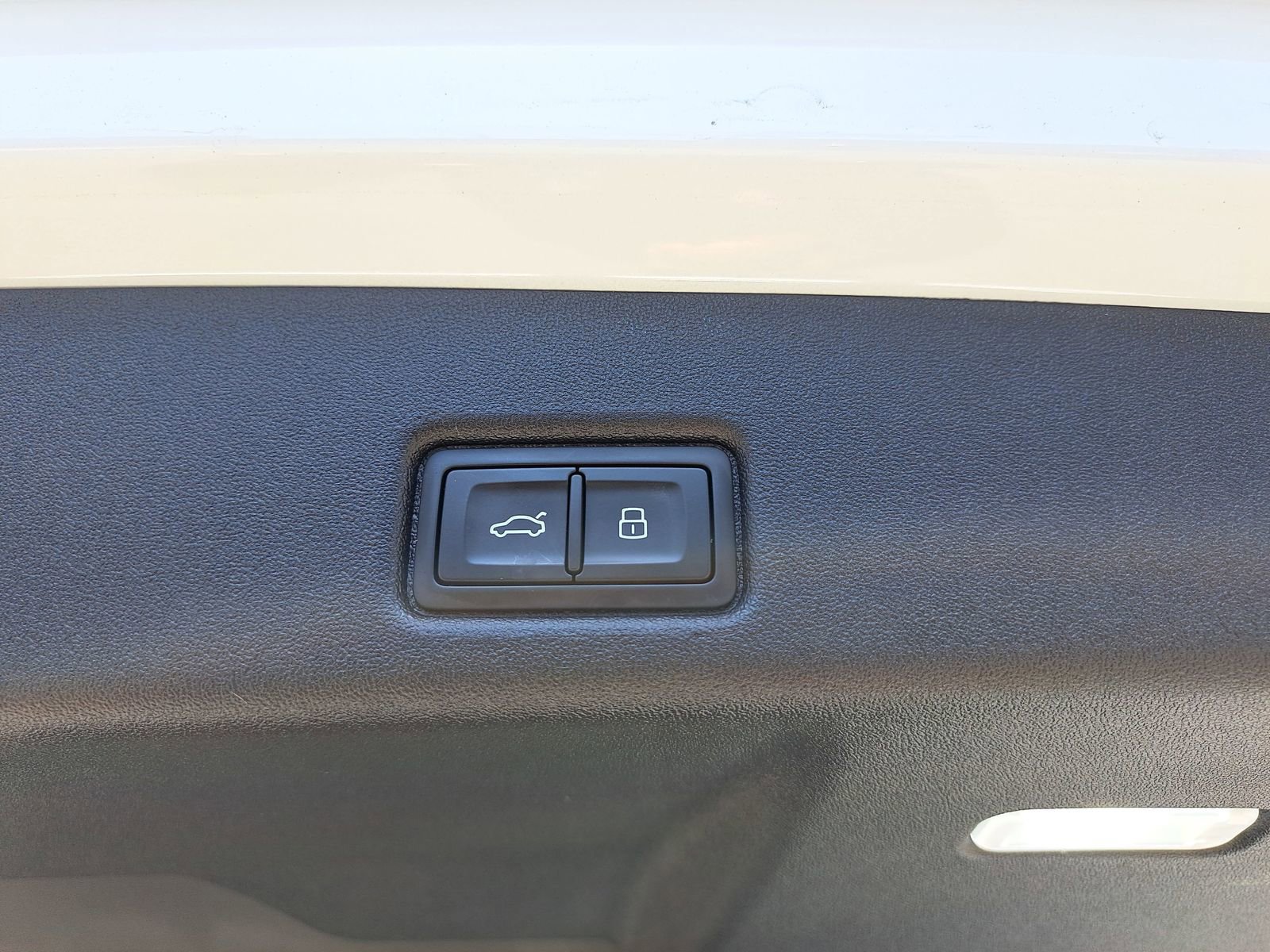 Certified 2025 Audi Q5 Premium Plus w/ Premium Plus AWD/4WD image 13