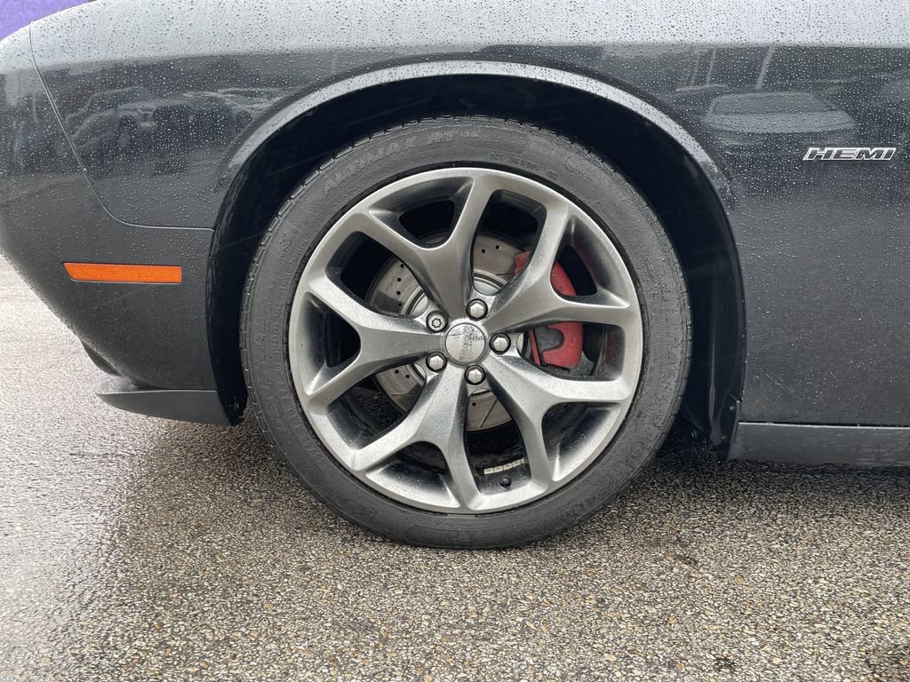 Used 2015 Dodge Challenger R/T Plus RWD image 9