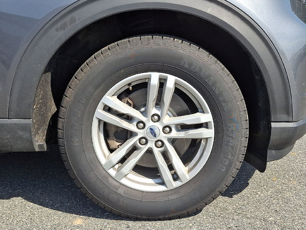 Used 2023 Ford Explorer XLT w/ Equipment Group 202A AWD/4WD image 8