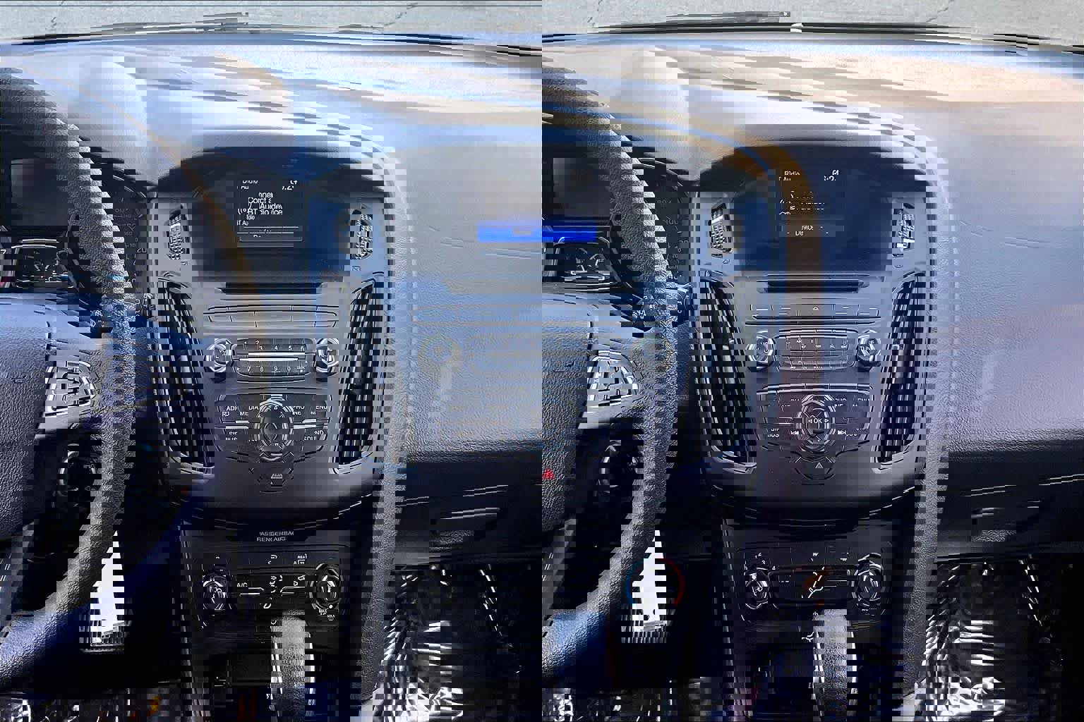 Used 2017 Ford Focus SE image 7