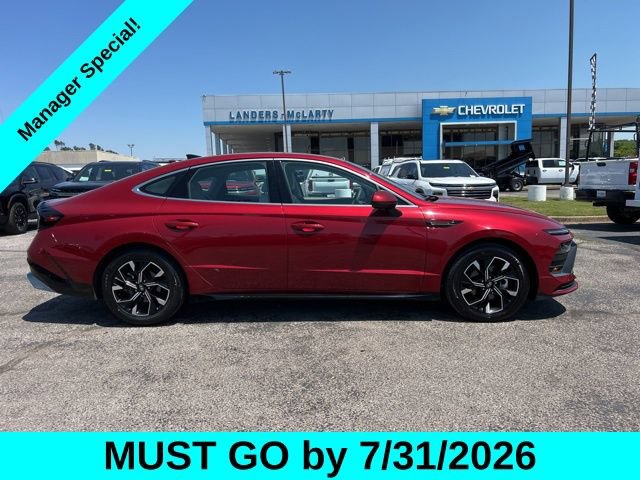 Used 2025 Hyundai Sonata SEL FWD image 2