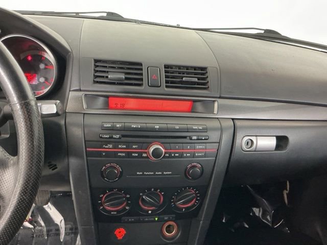 Used 2004 MAZDA MAZDA3 s w/ Moonroof & 6-CD Pkg FWD image 17
