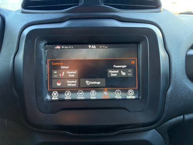 Used 2019 Jeep Renegade Latitude w/ Cold Weather Group image 18