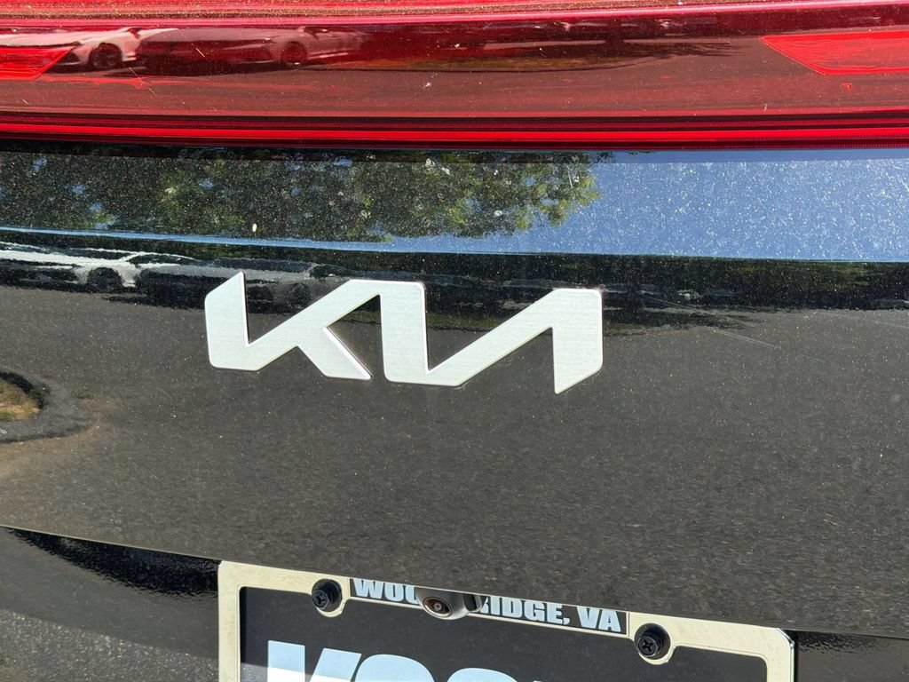 New 2026 Kia Carnival EX FWD image 19